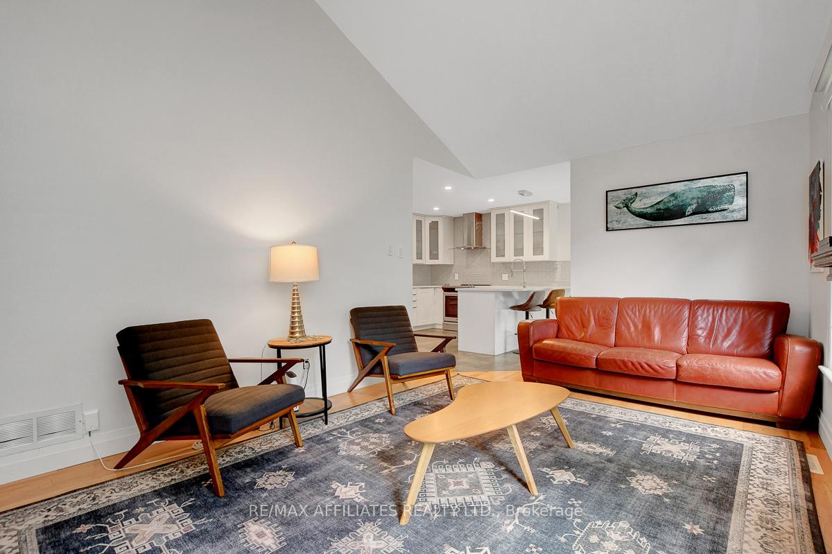 Photo 16 of 31 Spur Avenue, Ottawa, Kanata - Bridlewood — HOMEH