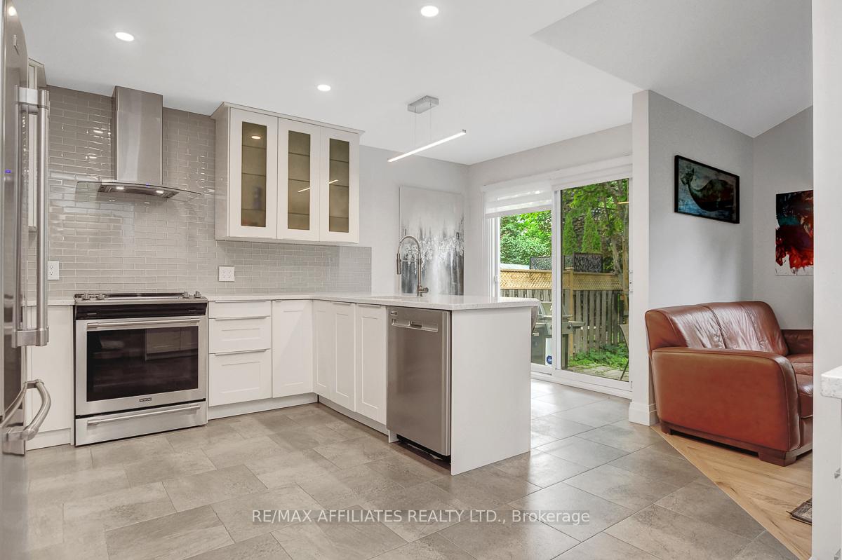 Photo 19 of 31 Spur Avenue, Ottawa, Kanata - Bridlewood — HOMEH