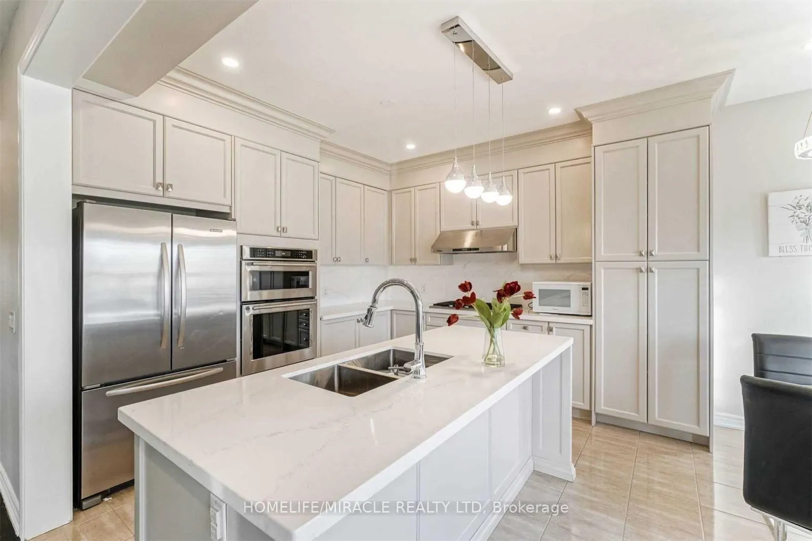 Photo 5 of Unit Upper, 766 Miltonbrook Crescent, Milton, Willmott — HOMEH