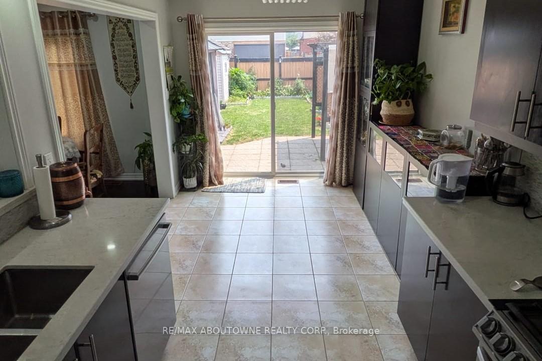 Photo 6 of 254 Fall Fair Way, Hamilton, Binbrook — HOMEH