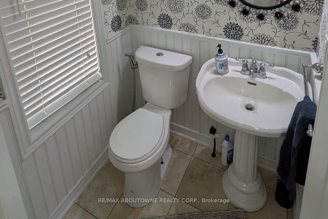 Photo 7 of 254 Fall Fair Way, Hamilton, Binbrook — HOMEH