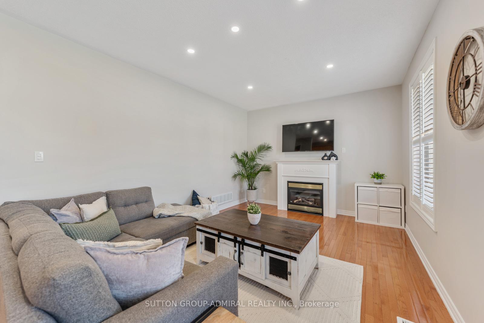 Photo 14 of 16 Appleview Road, Markham, Greensborough — HOMEH