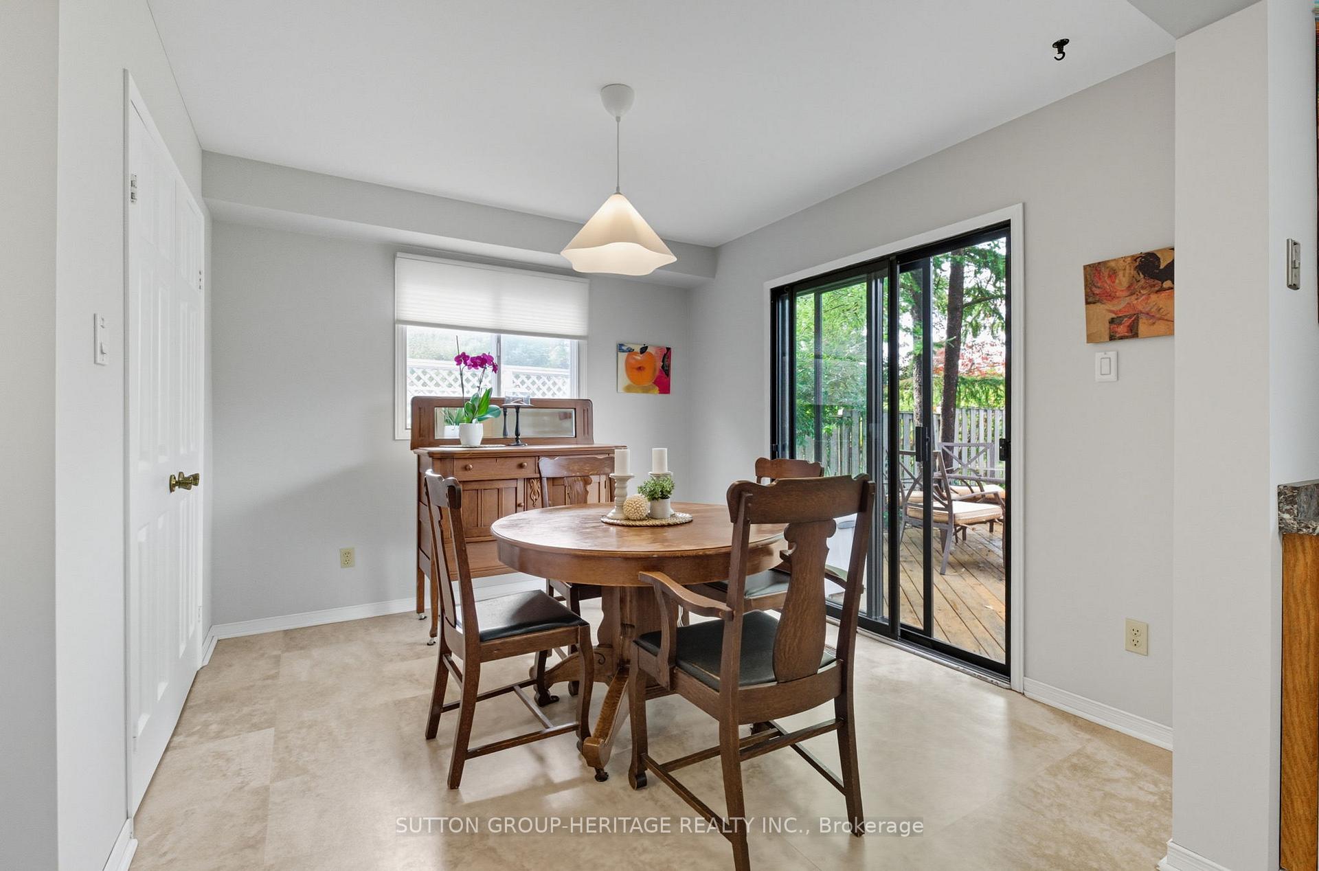 Photo 10 of 69 Spragg Circle, Markham, Markham Village — HOMEH