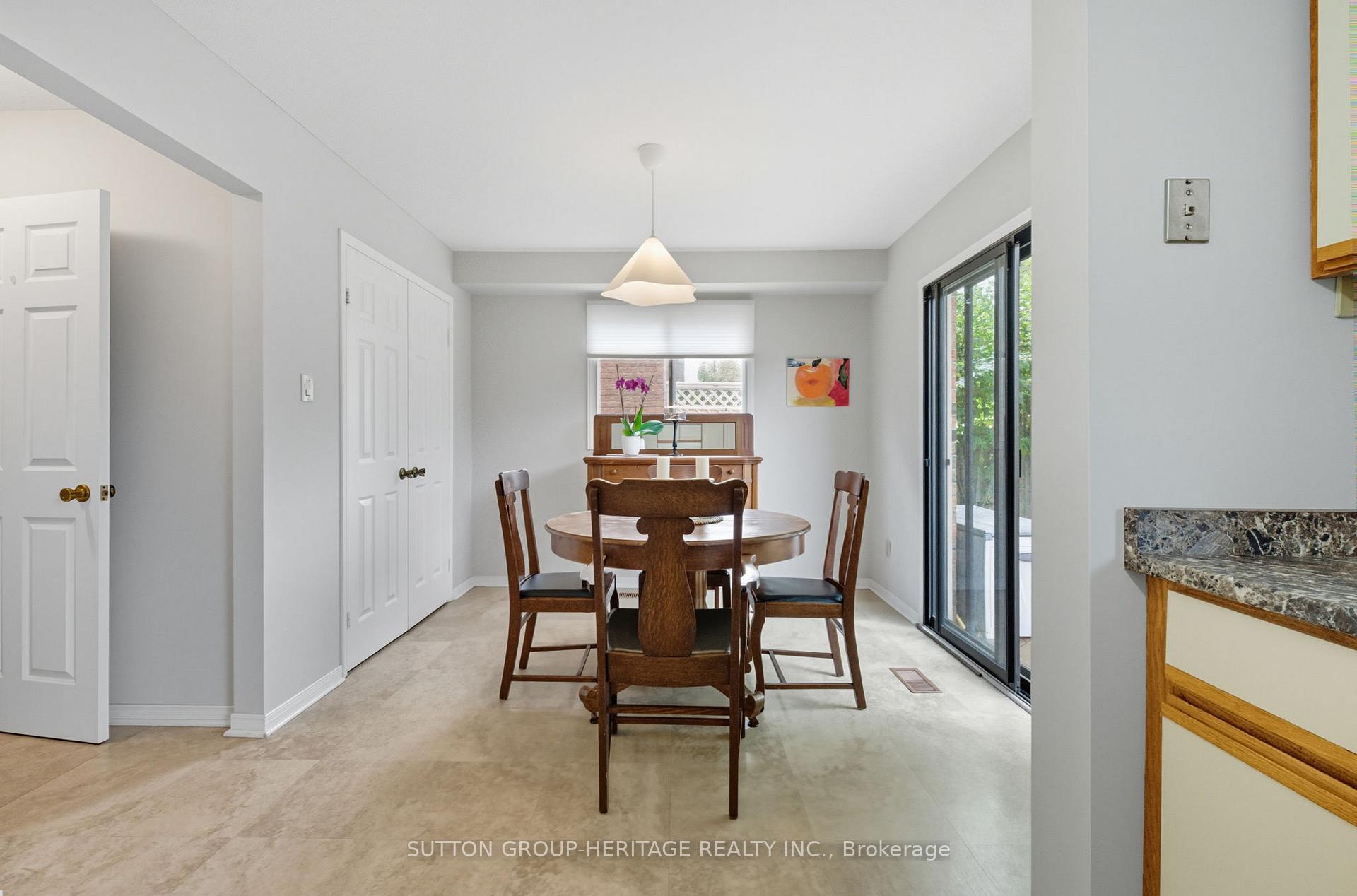 Photo 11 of 69 Spragg Circle, Markham, Markham Village — HOMEH