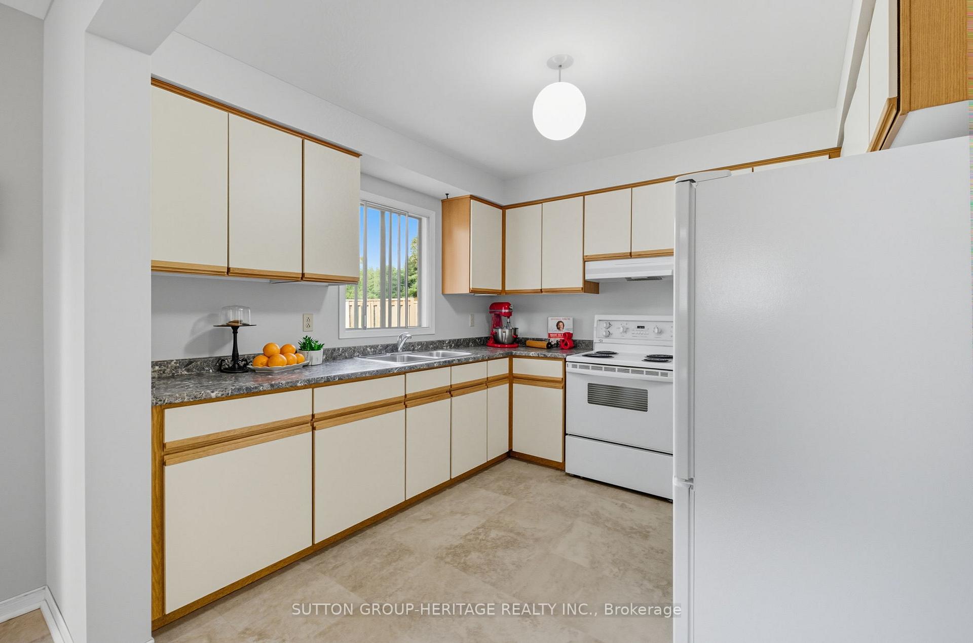 Photo 14 of 69 Spragg Circle, Markham, Markham Village — HOMEH