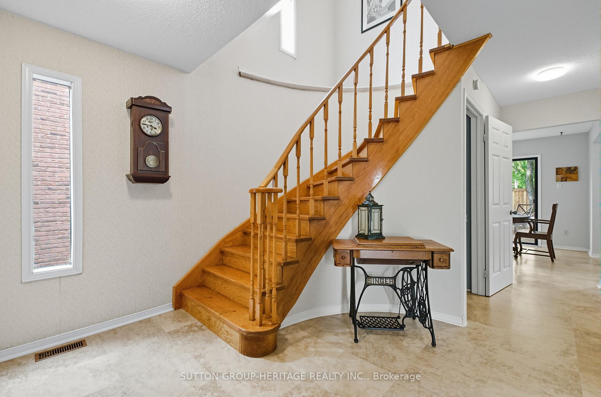Photo 17 of 69 Spragg Circle, Markham, Markham Village — HOMEH
