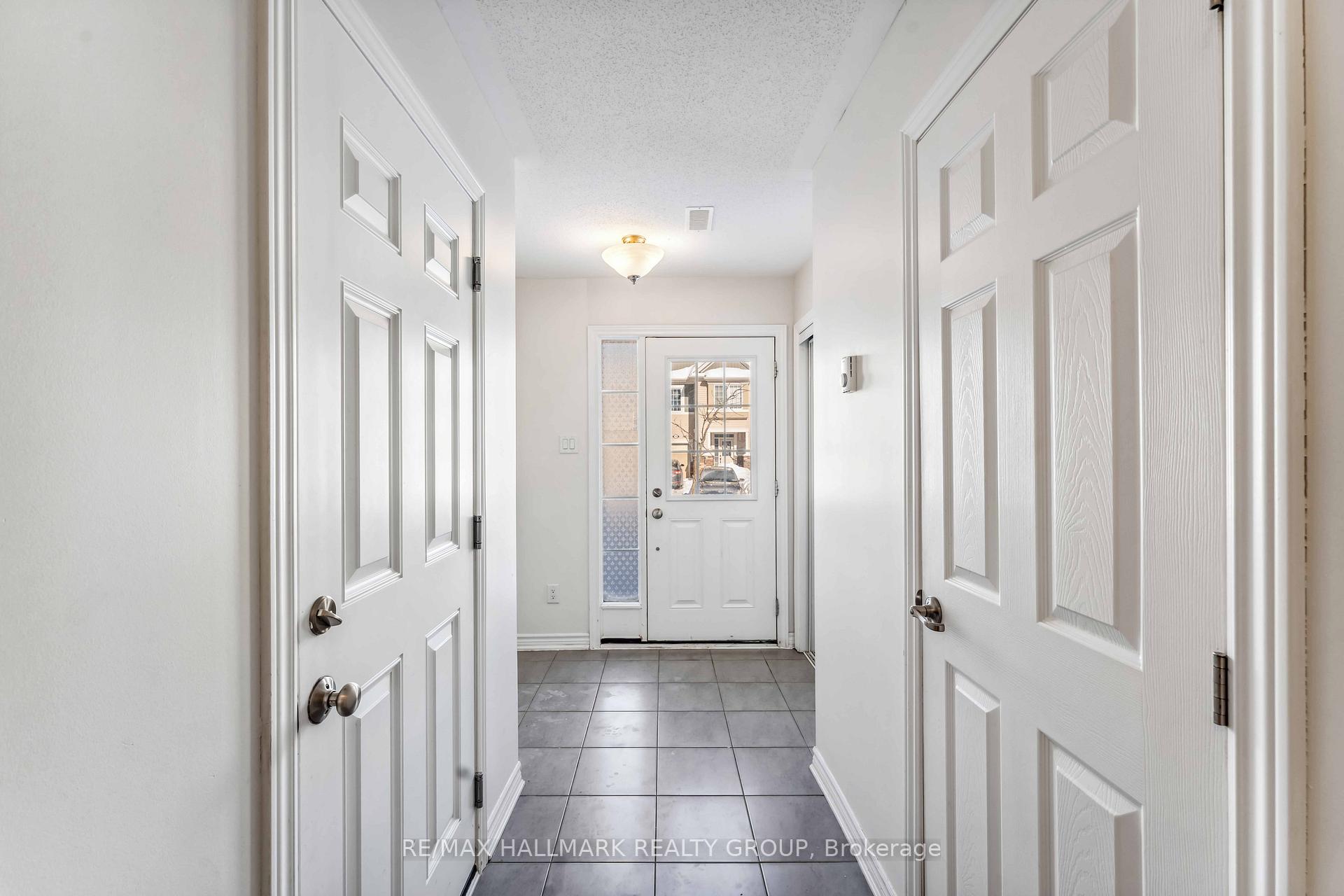 Photo 2 of 567 Roundleaf Way, Ottawa, Kanata - Emerald Meadows/Trailwest — HOMEH
