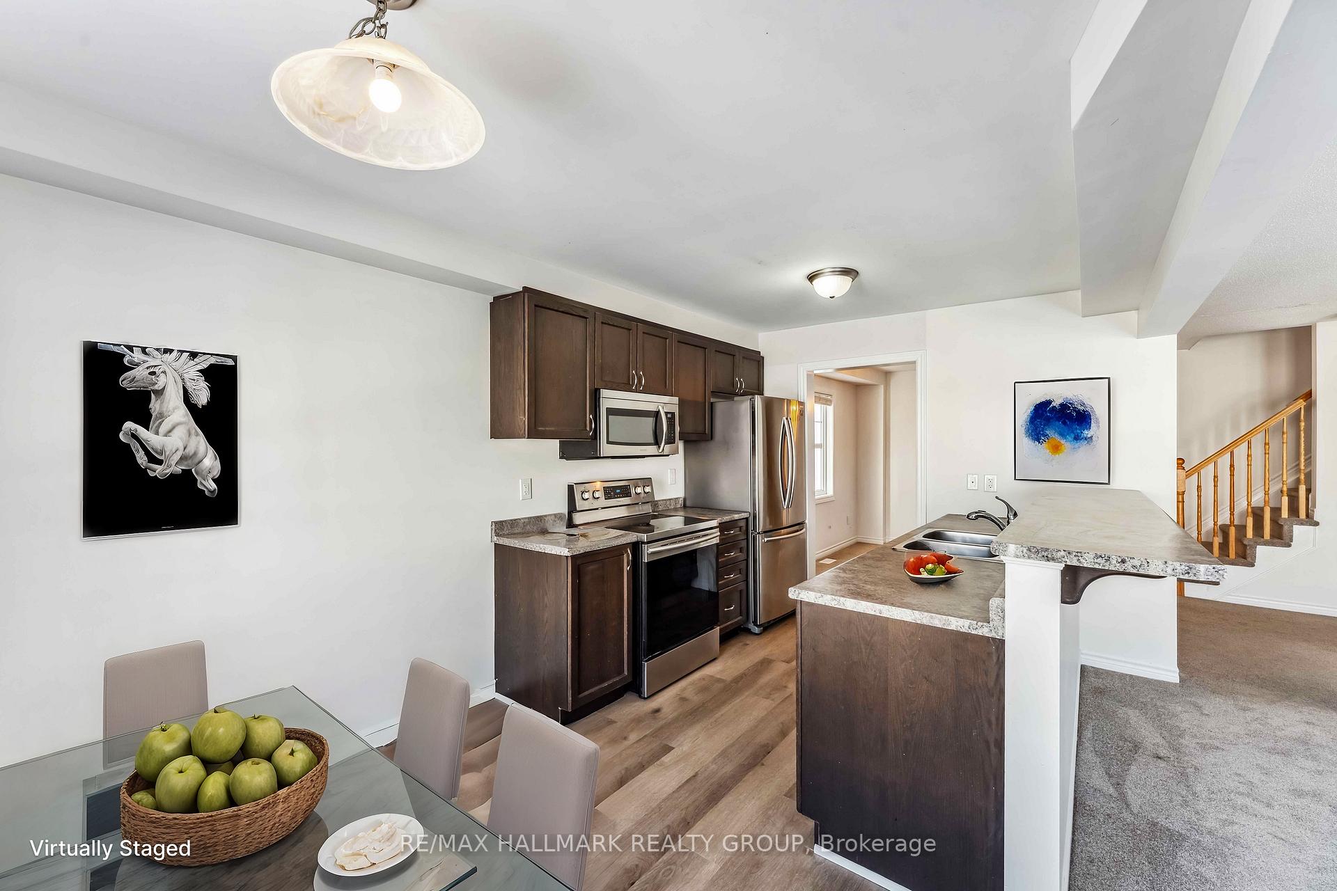 Photo 5 of 567 Roundleaf Way, Ottawa, Kanata - Emerald Meadows/Trailwest — HOMEH