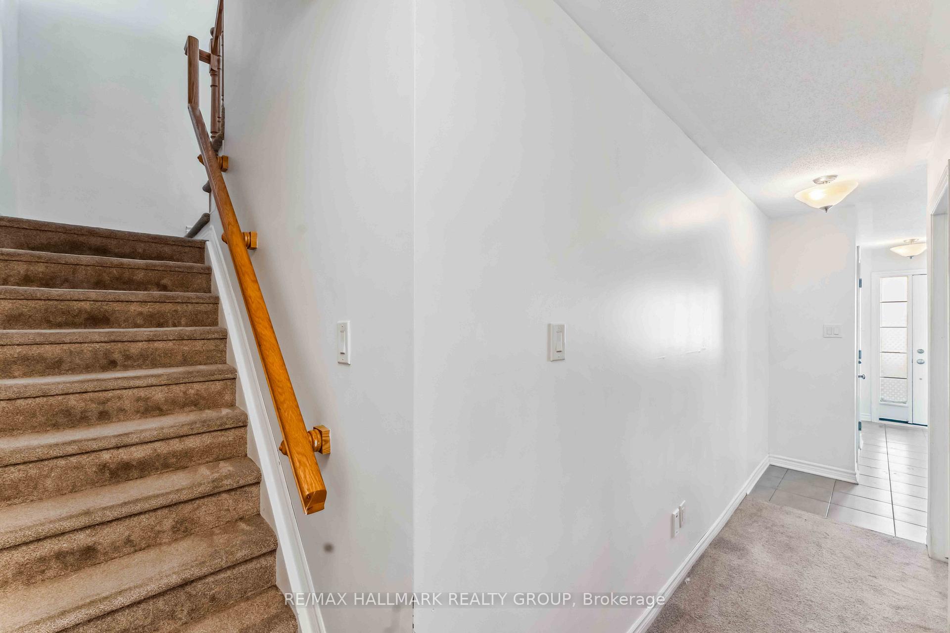 Photo 7 of 567 Roundleaf Way, Ottawa, Kanata - Emerald Meadows/Trailwest — HOMEH