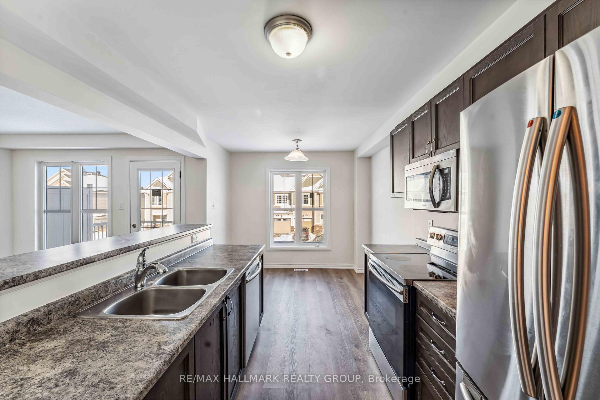 Photo 10 of 567 Roundleaf Way, Ottawa, Kanata - Emerald Meadows/Trailwest — HOMEH