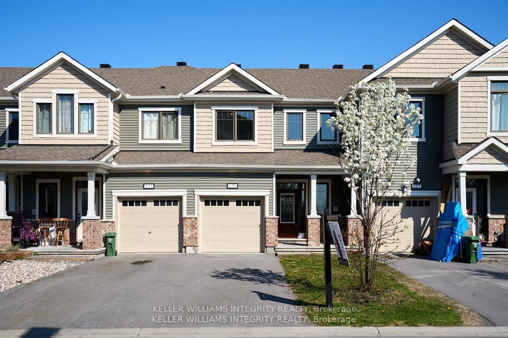 Photo 2 of 125 Pictou Crescent, Ottawa, Kanata - Emerald Meadows/Trailwest — HOMEH