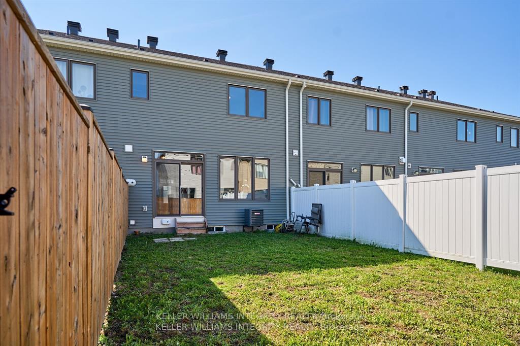 Photo 38 of 125 Pictou Crescent, Ottawa, Kanata - Emerald Meadows/Trailwest — HOMEH