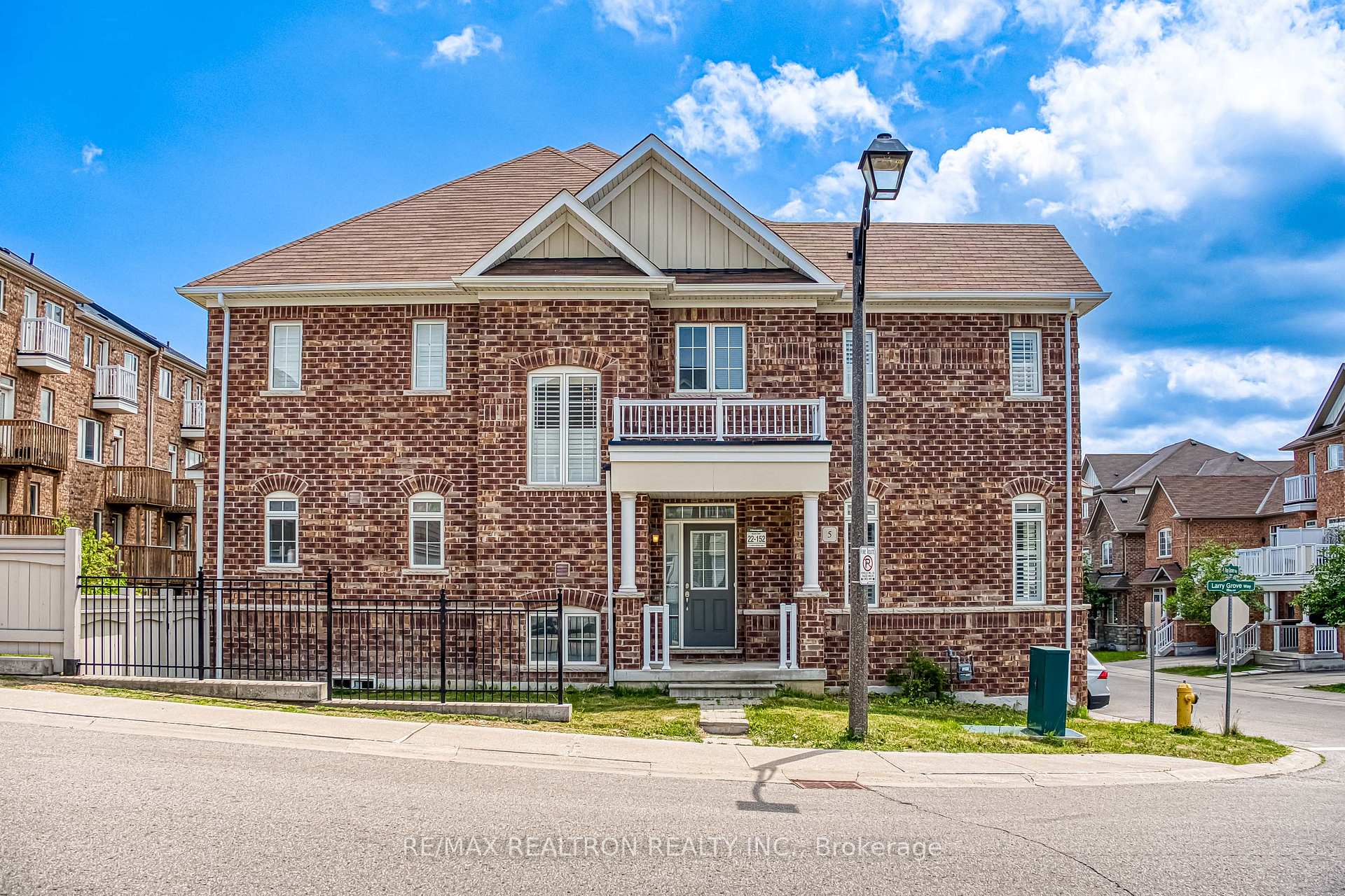 Photo 1 of 5 Larry Grove Way, Markham, Greensborough — HOMEH