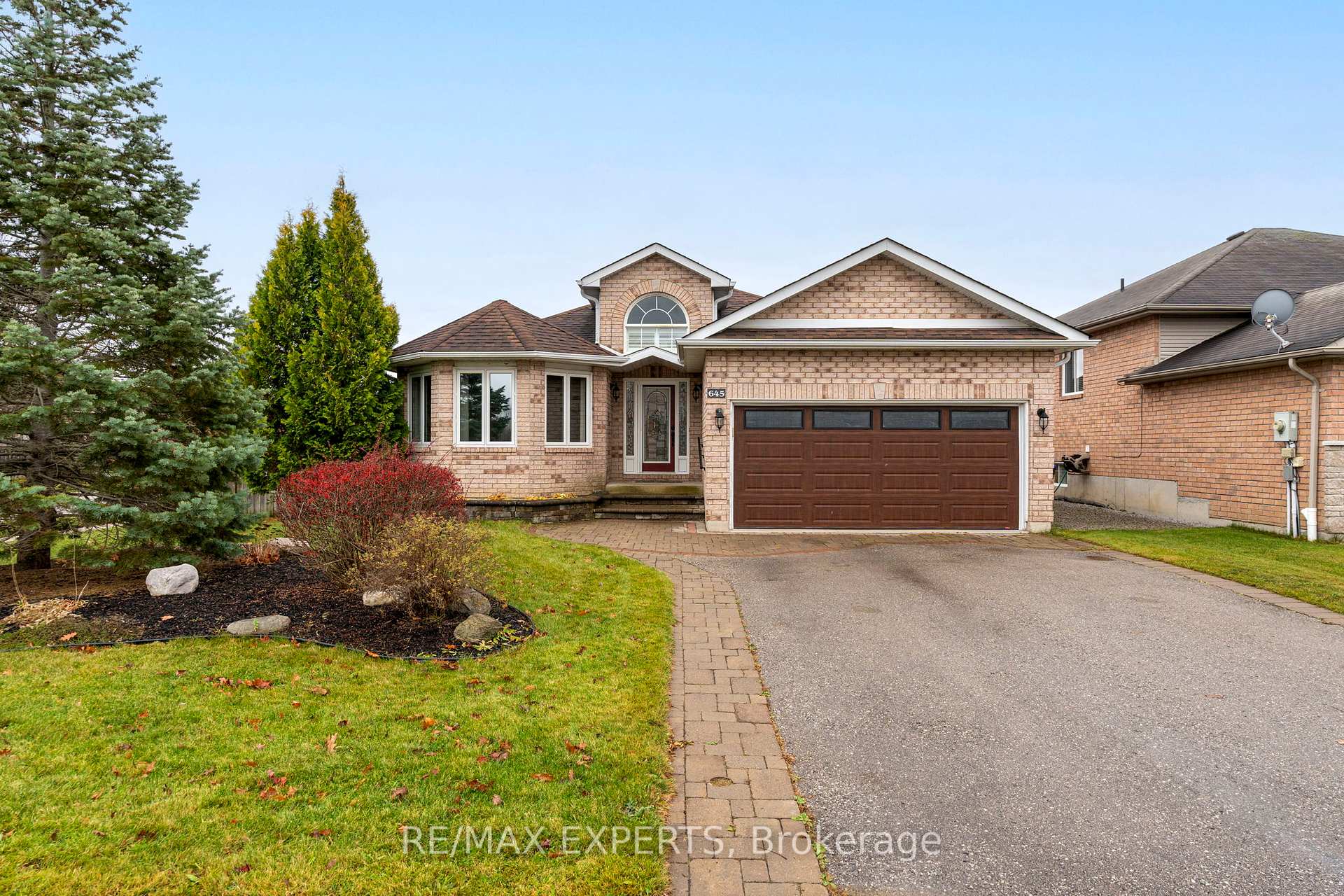 Photo 1 of 645 Glen Cedar Crescent, Innisfil, Rural Innisfil — HOMEH
