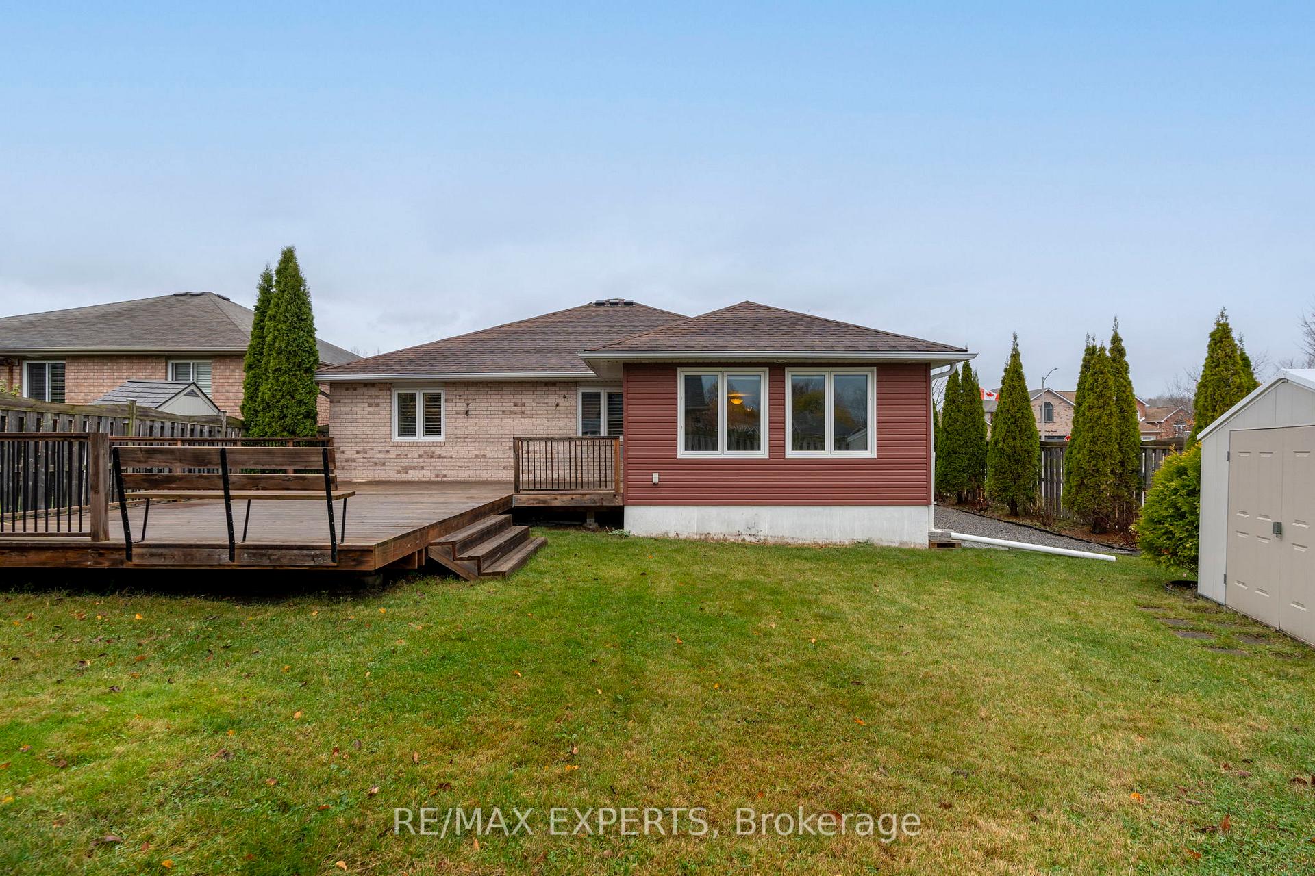 Photo 33 of 645 Glen Cedar Crescent, Innisfil, Rural Innisfil — HOMEH