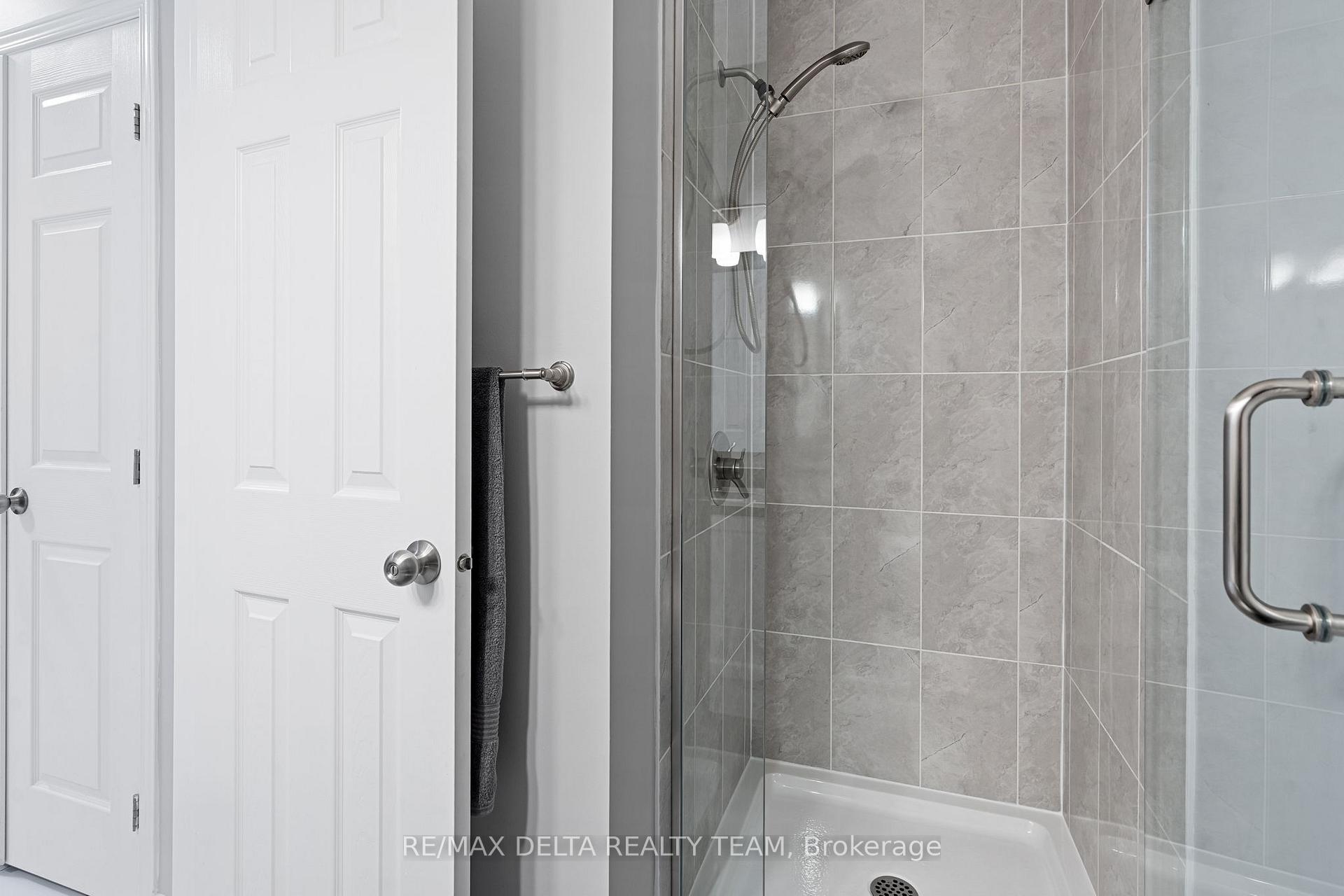 Photo 8 of 304 Bobolink Ridge, Ottawa, Kanata - Emerald Meadows/Trailwest — HOMEH