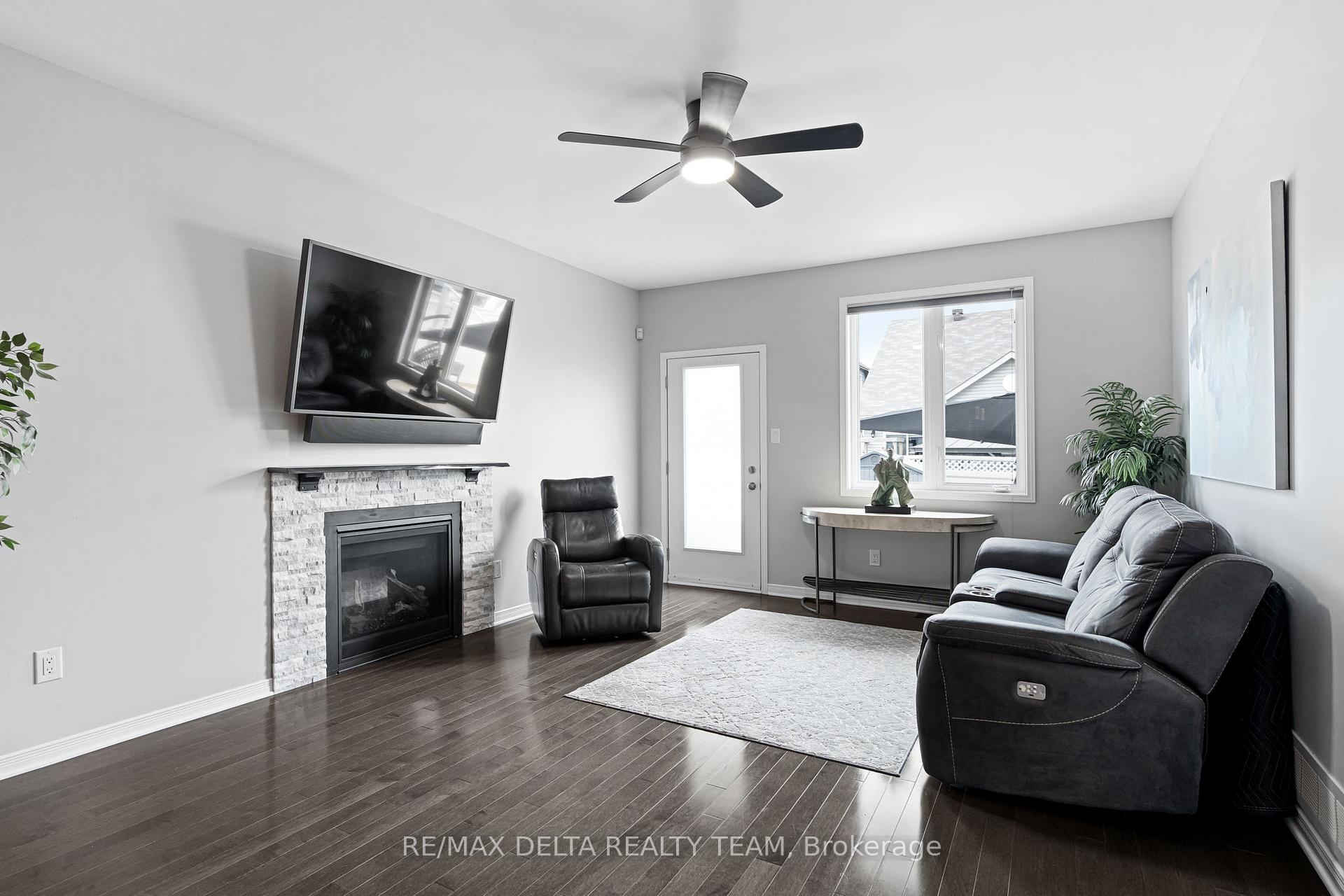 Photo 16 of 304 Bobolink Ridge, Ottawa, Kanata - Emerald Meadows/Trailwest — HOMEH