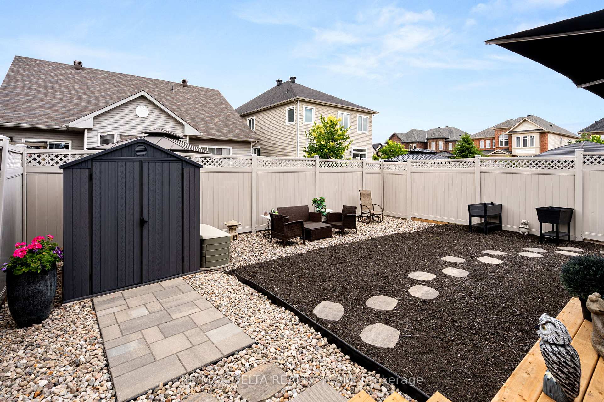 Photo 33 of 304 Bobolink Ridge, Ottawa, Kanata - Emerald Meadows/Trailwest — HOMEH