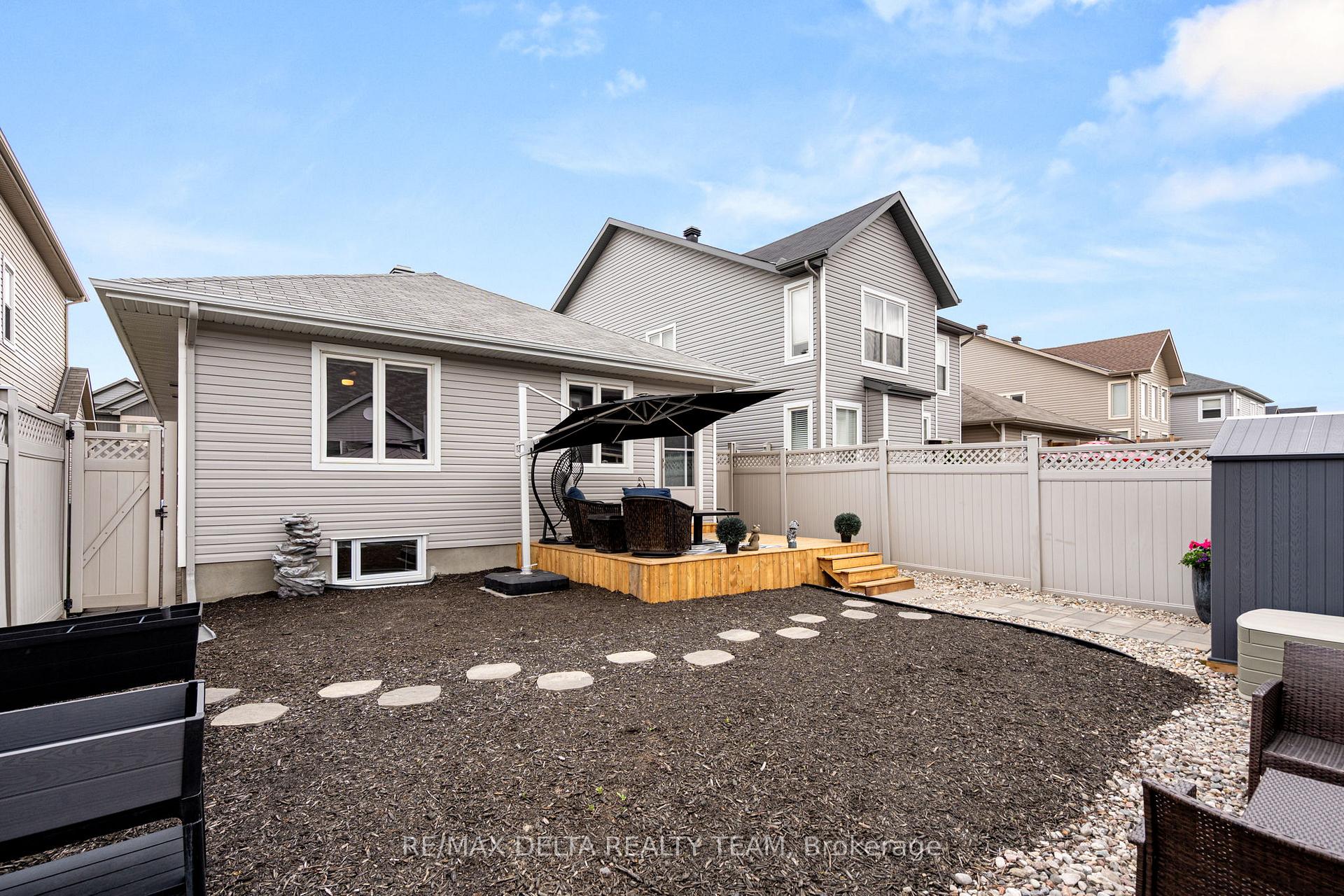 Photo 35 of 304 Bobolink Ridge, Ottawa, Kanata - Emerald Meadows/Trailwest — HOMEH