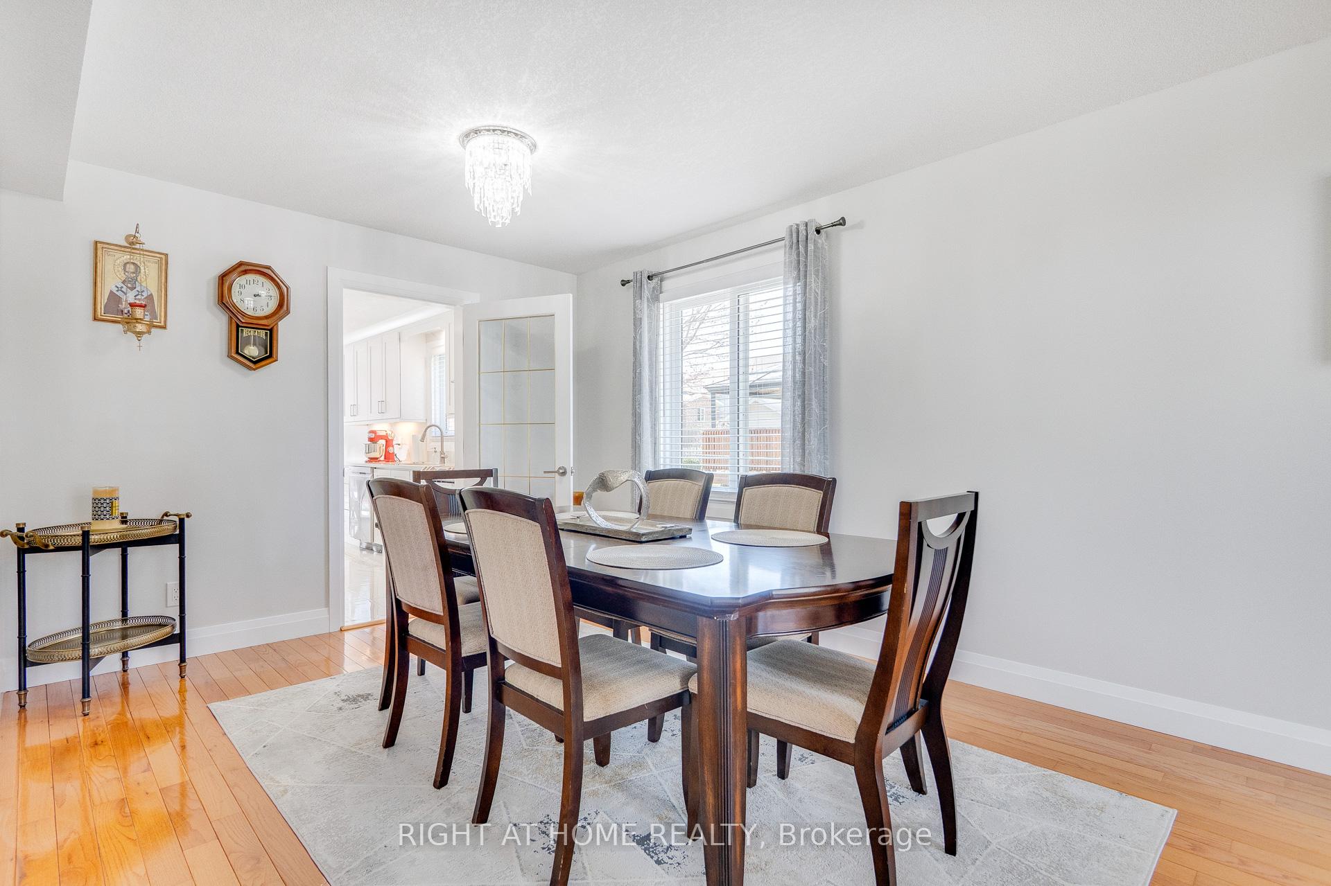 Photo 8 of 23 Breckwood Place, Kitchener — HOMEH