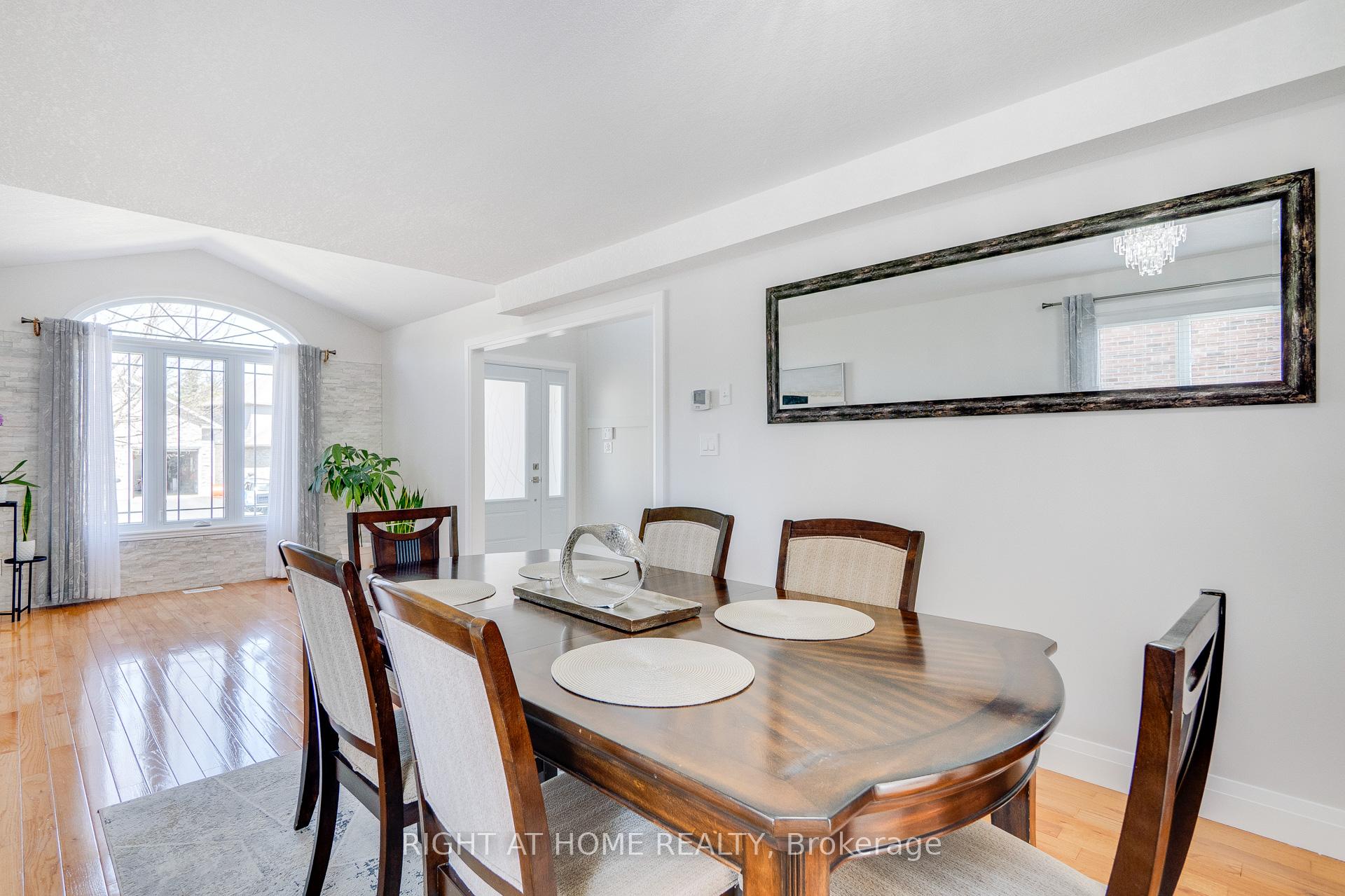 Photo 10 of 23 Breckwood Place, Kitchener — HOMEH
