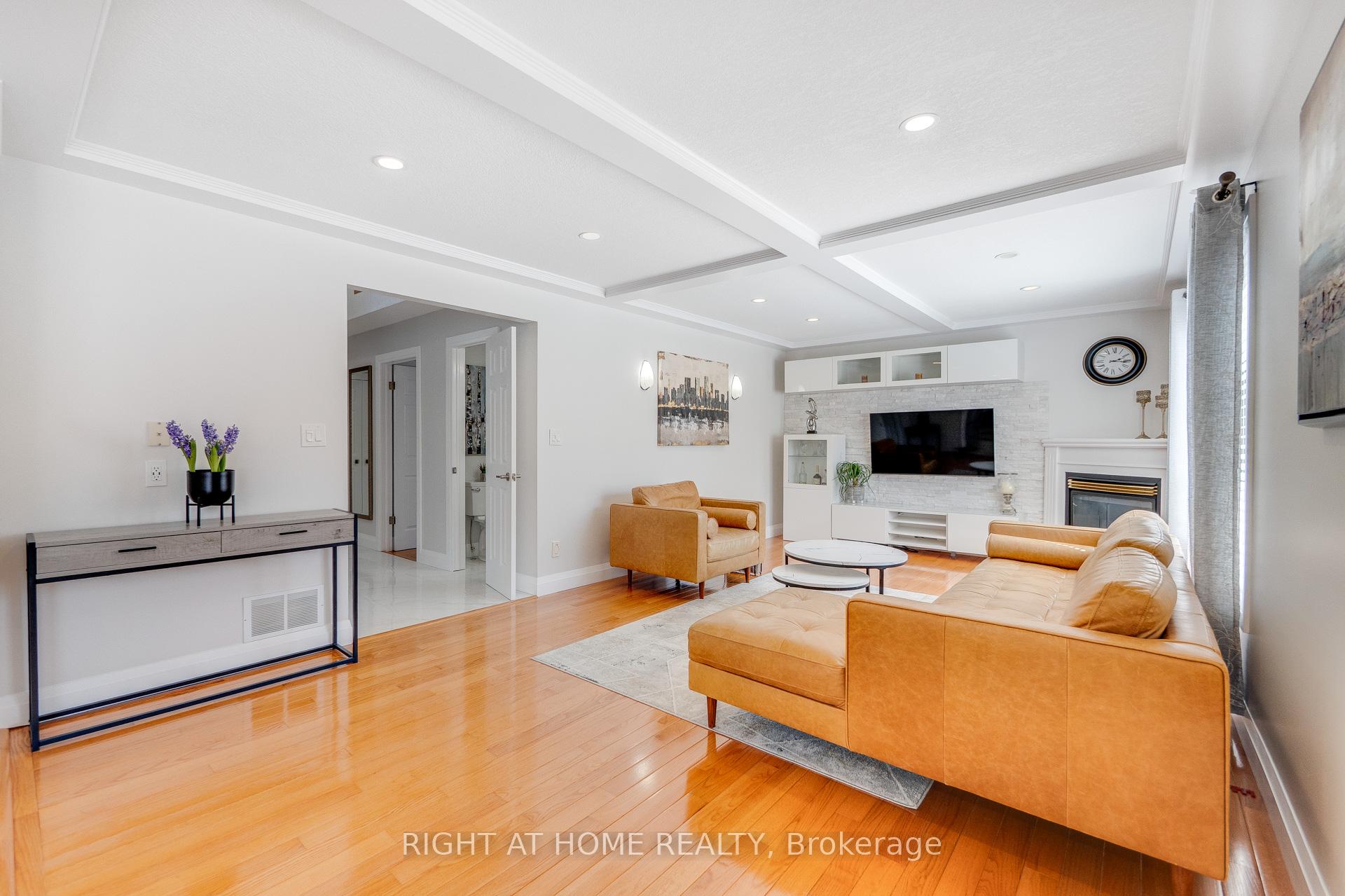 Photo 13 of 23 Breckwood Place, Kitchener — HOMEH