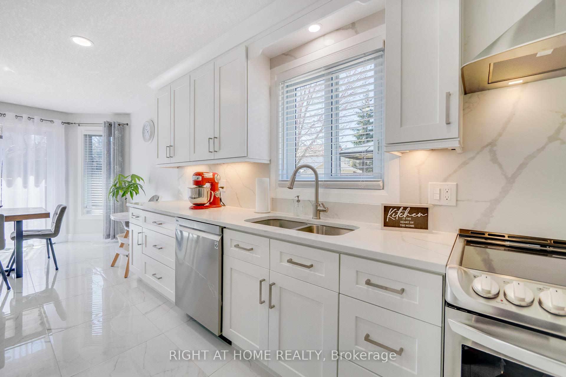 Photo 25 of 23 Breckwood Place, Kitchener — HOMEH