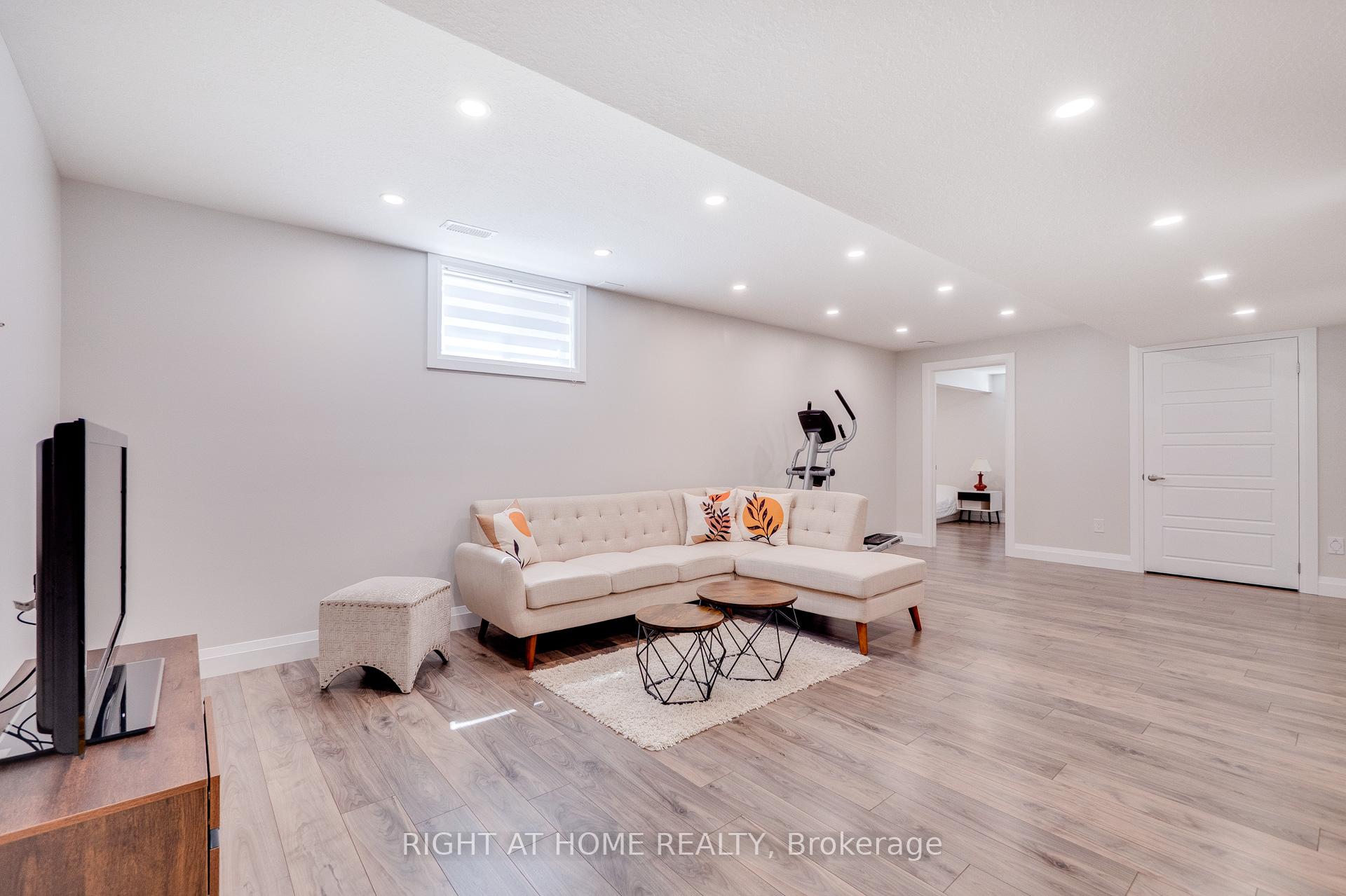 Photo 43 of 23 Breckwood Place, Kitchener — HOMEH