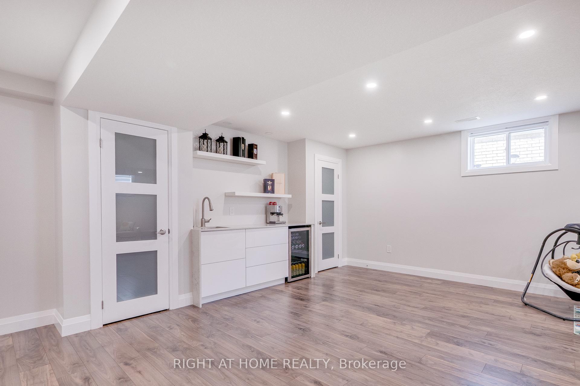 Photo 44 of 23 Breckwood Place, Kitchener — HOMEH