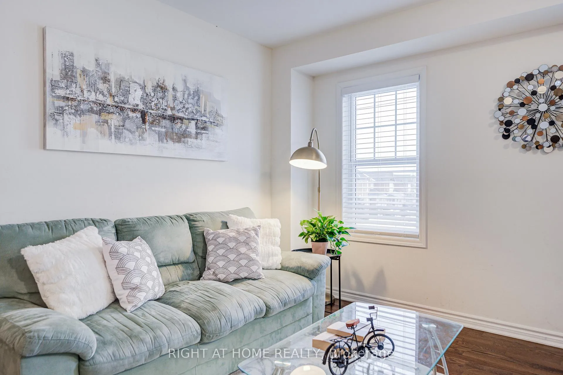 Photo 10 of Unit 162, 1000 Asleton Boulevard, Milton, Willmott — HOMEH