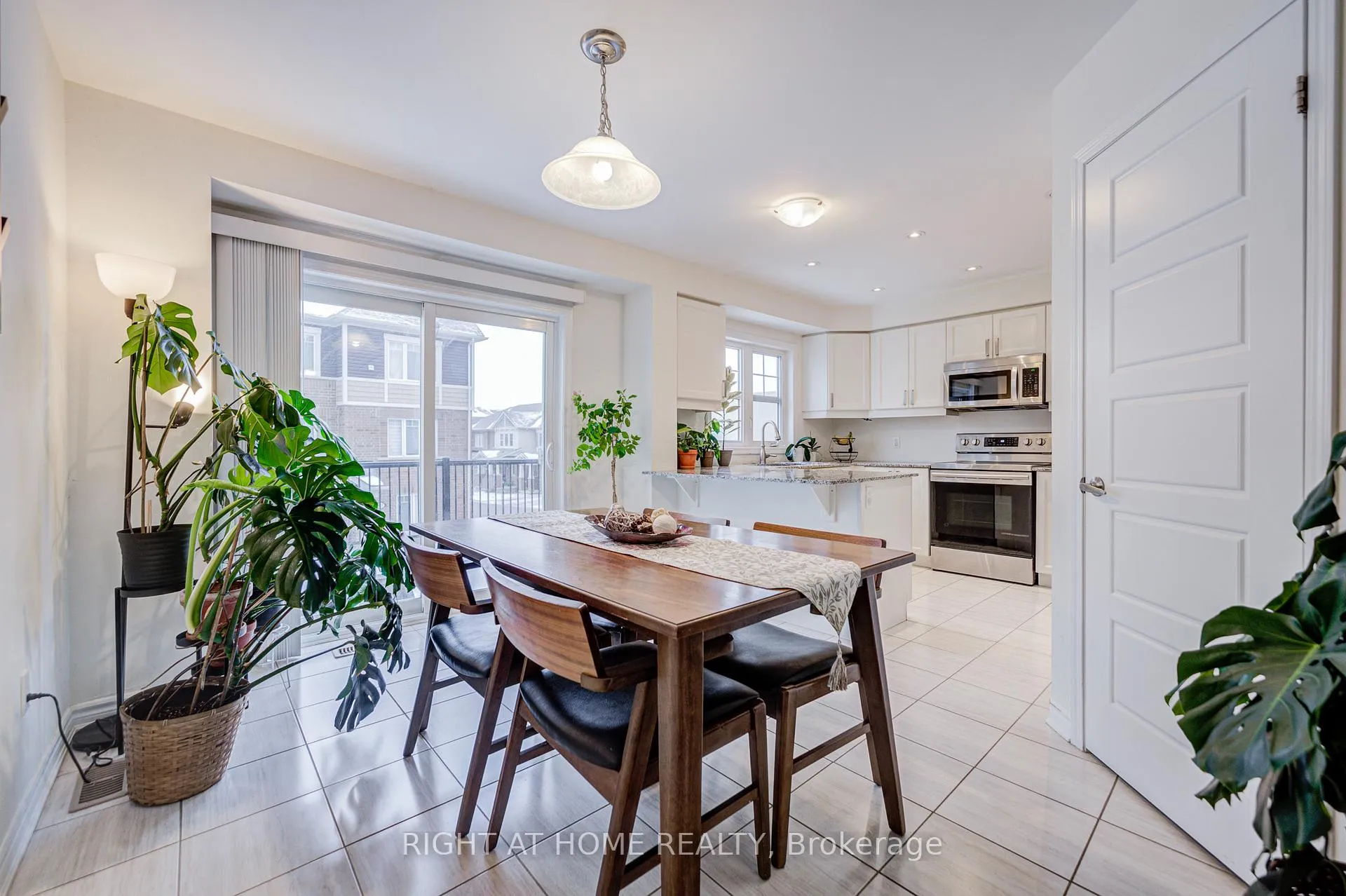Photo 13 of Unit 162, 1000 Asleton Boulevard, Milton, Willmott — HOMEH