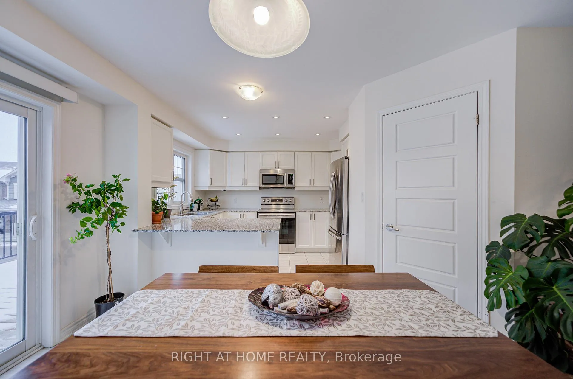 Photo 14 of Unit 162, 1000 Asleton Boulevard, Milton, Willmott — HOMEH