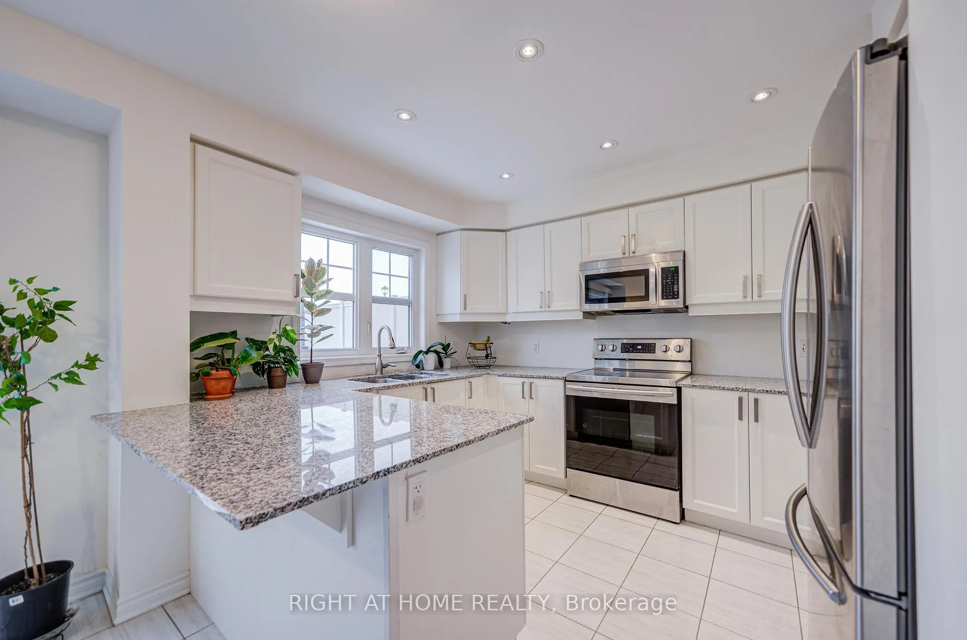 Photo 16 of Unit 162, 1000 Asleton Boulevard, Milton, Willmott — HOMEH