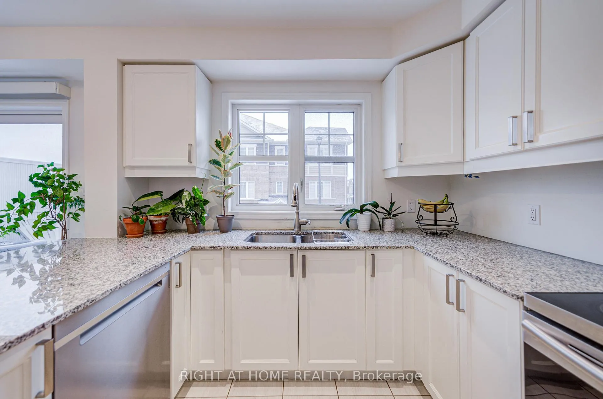 Photo 17 of Unit 162, 1000 Asleton Boulevard, Milton, Willmott — HOMEH