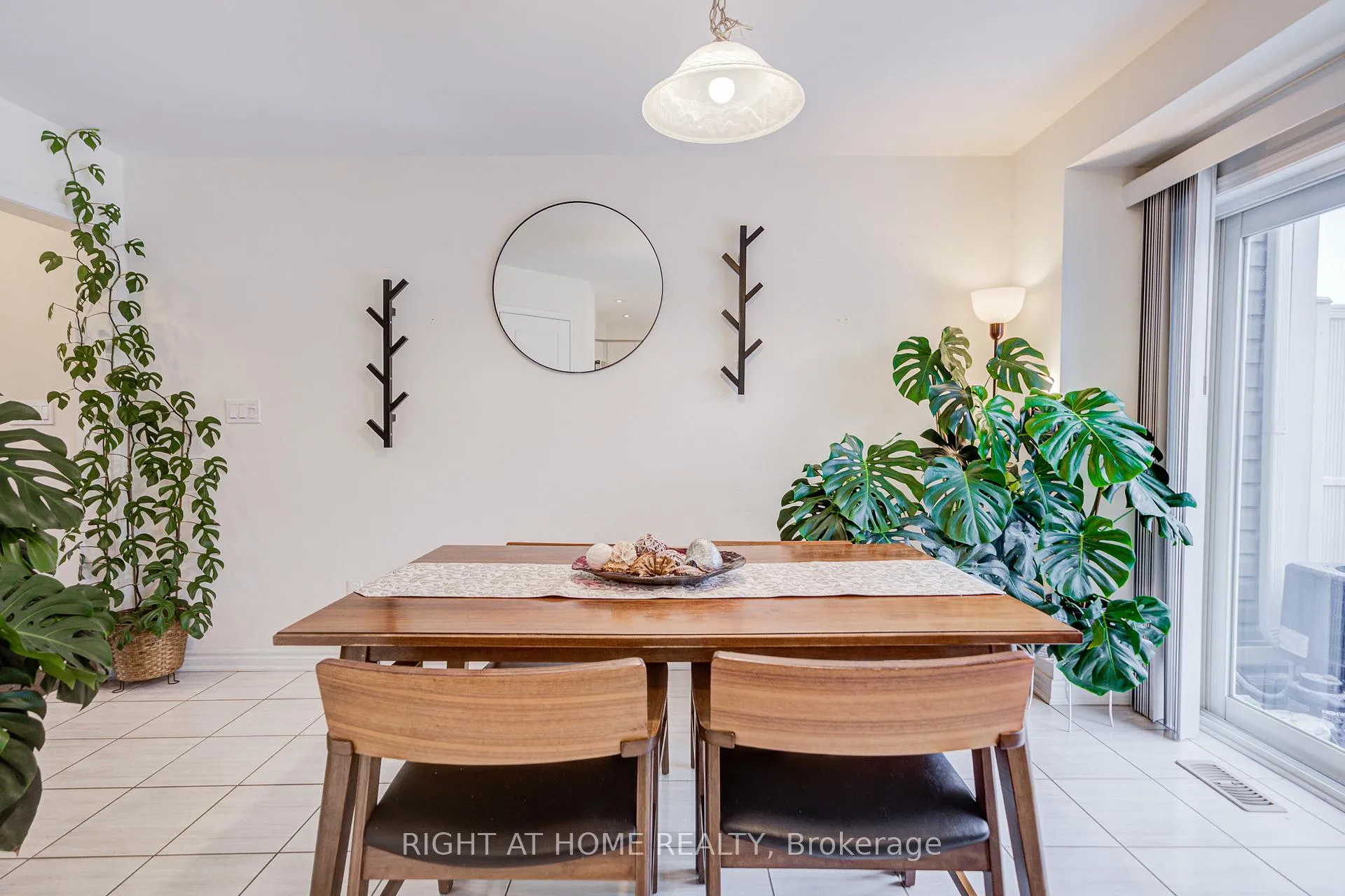Photo 18 of Unit 162, 1000 Asleton Boulevard, Milton, Willmott — HOMEH