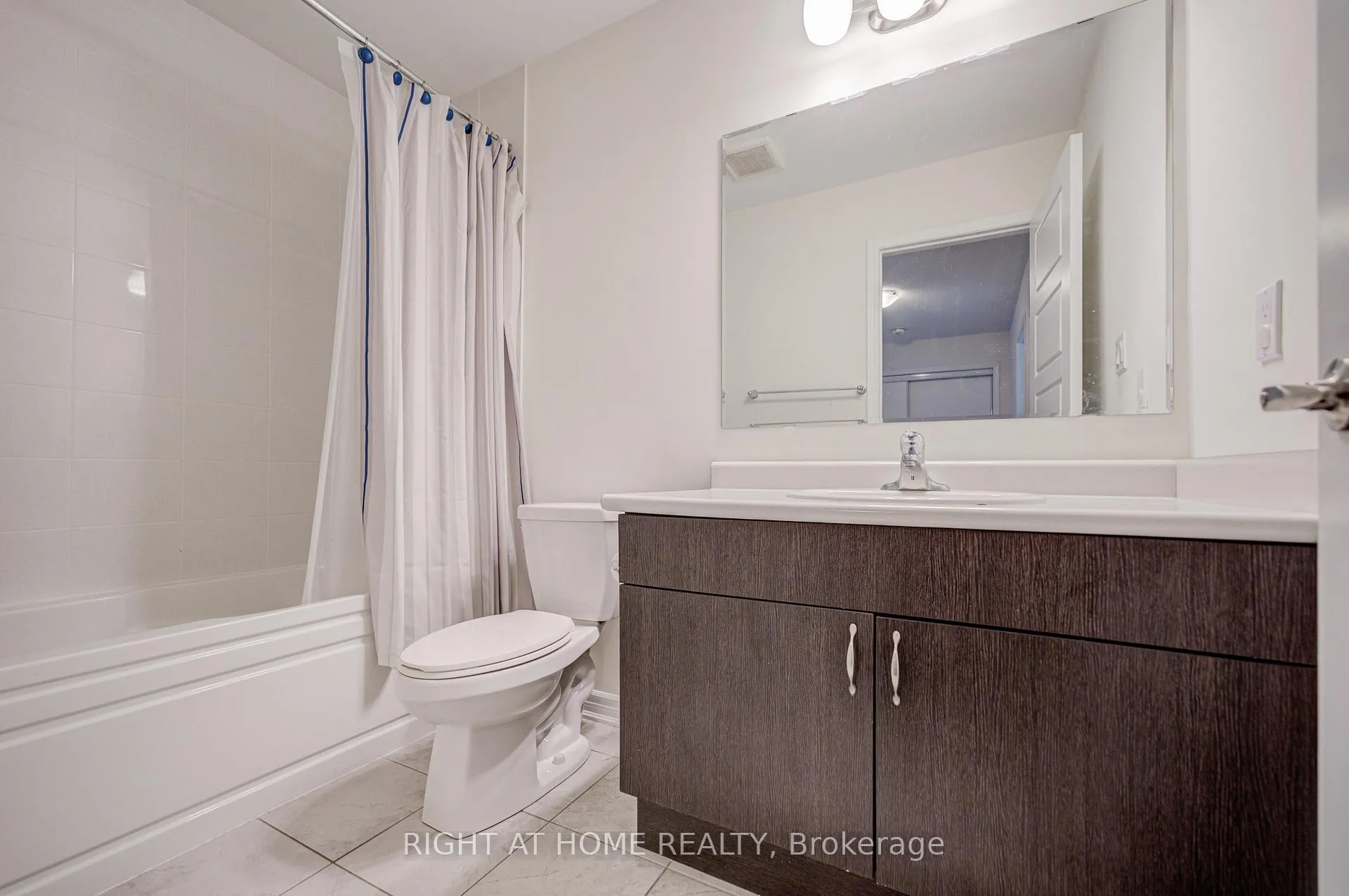 Photo 31 of Unit 162, 1000 Asleton Boulevard, Milton, Willmott — HOMEH