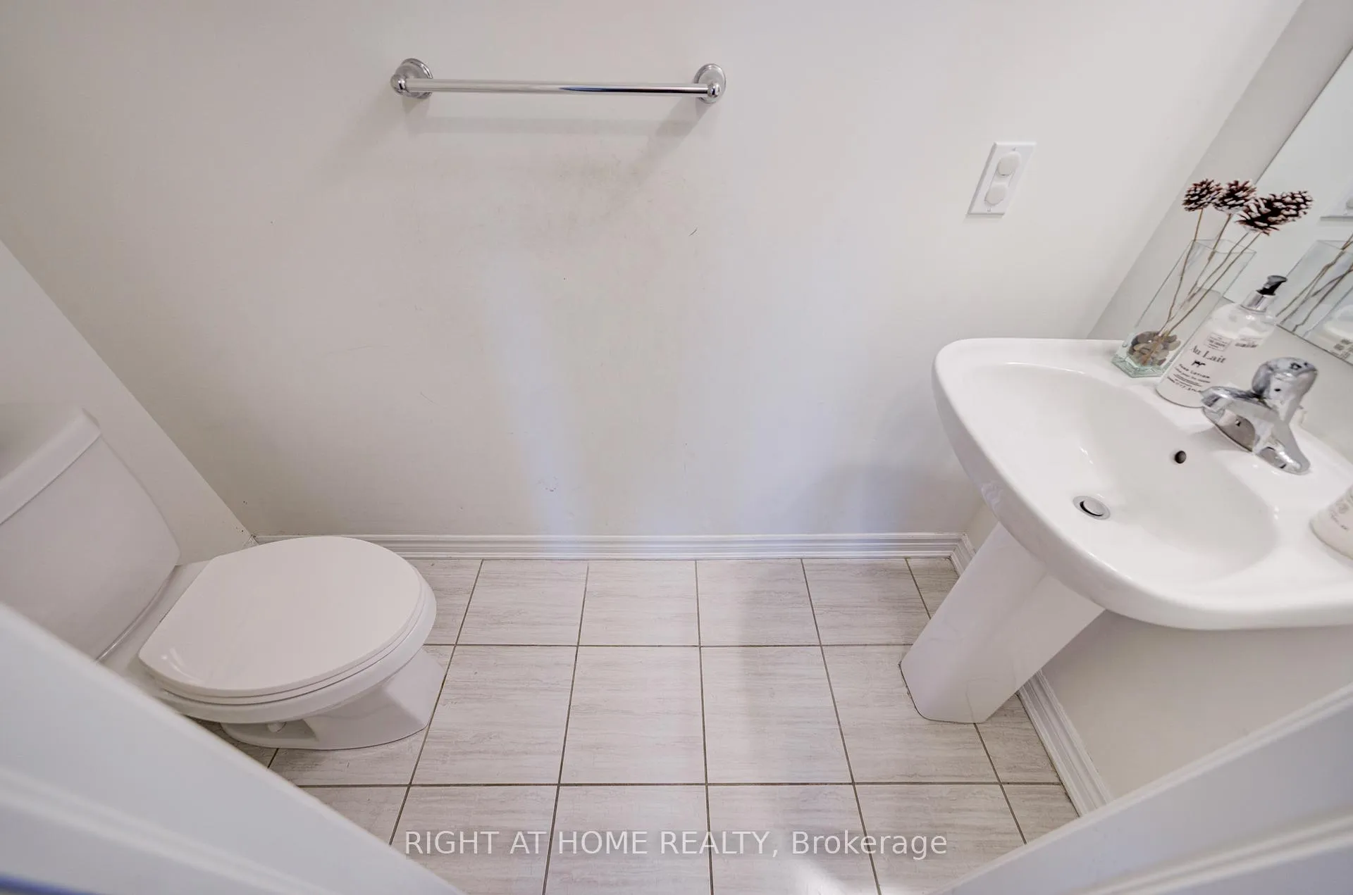 Photo 34 of Unit 162, 1000 Asleton Boulevard, Milton, Willmott — HOMEH