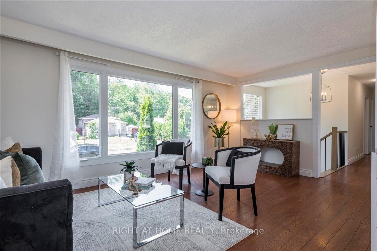 Photo 5 of 1050 Glen Mhor Crescent, Midland — HOMEH