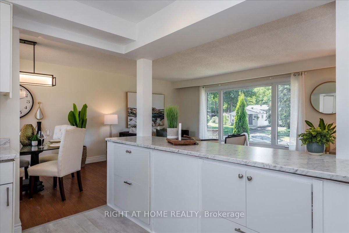 Photo 10 of 1050 Glen Mhor Crescent, Midland — HOMEH