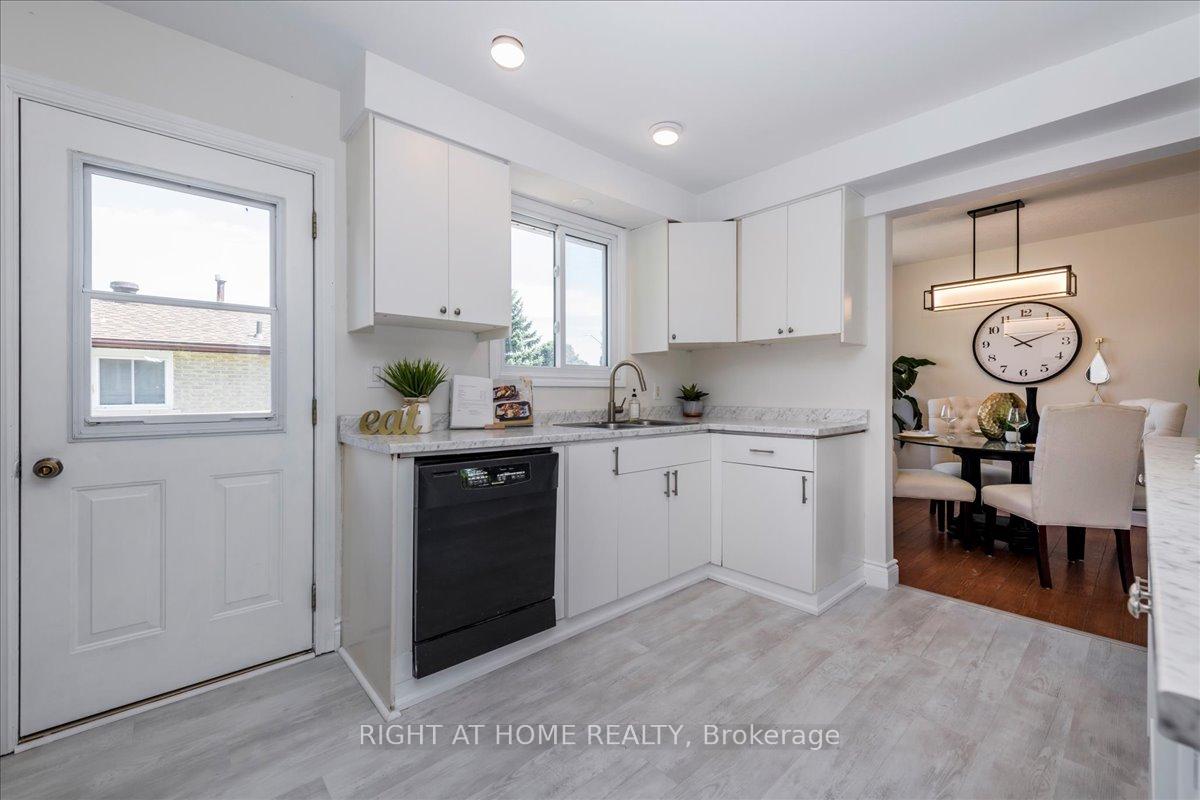 Photo 12 of 1050 Glen Mhor Crescent, Midland — HOMEH