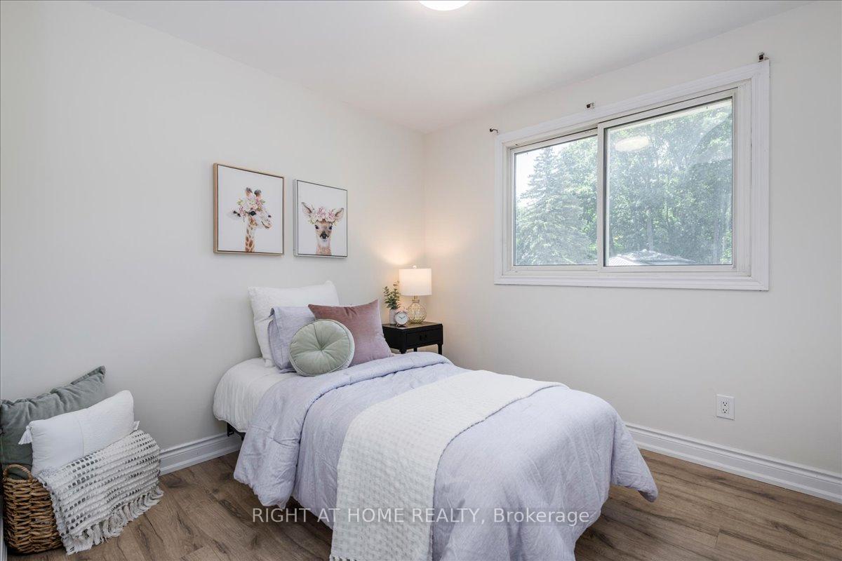 Photo 20 of 1050 Glen Mhor Crescent, Midland — HOMEH