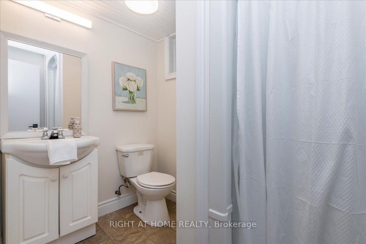 Photo 25 of 1050 Glen Mhor Crescent, Midland — HOMEH