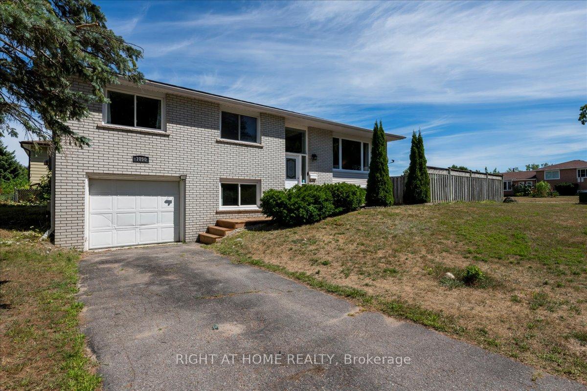 Photo 31 of 1050 Glen Mhor Crescent, Midland — HOMEH