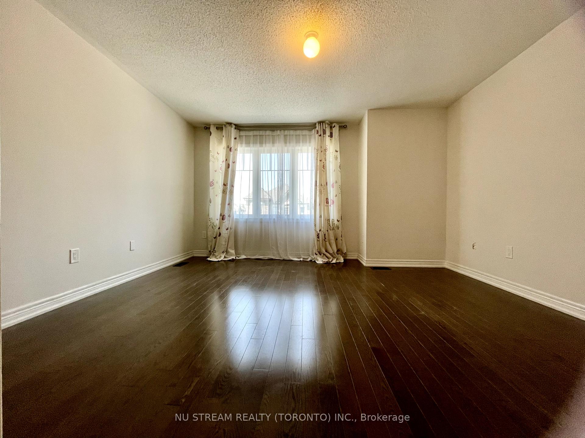 Photo 23 of 1 Collier Crescent, Markham, Wismer — HOMEH
