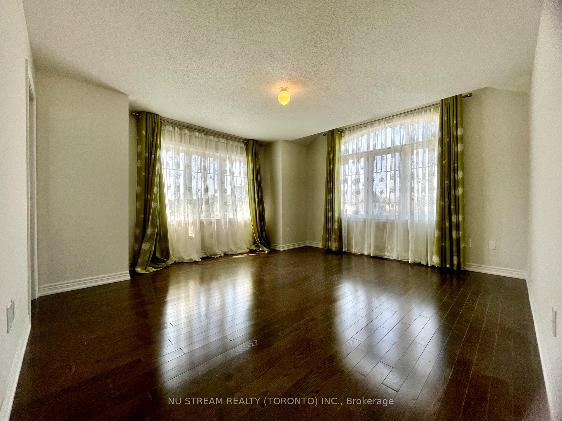 Photo 26 of 1 Collier Crescent, Markham, Wismer — HOMEH