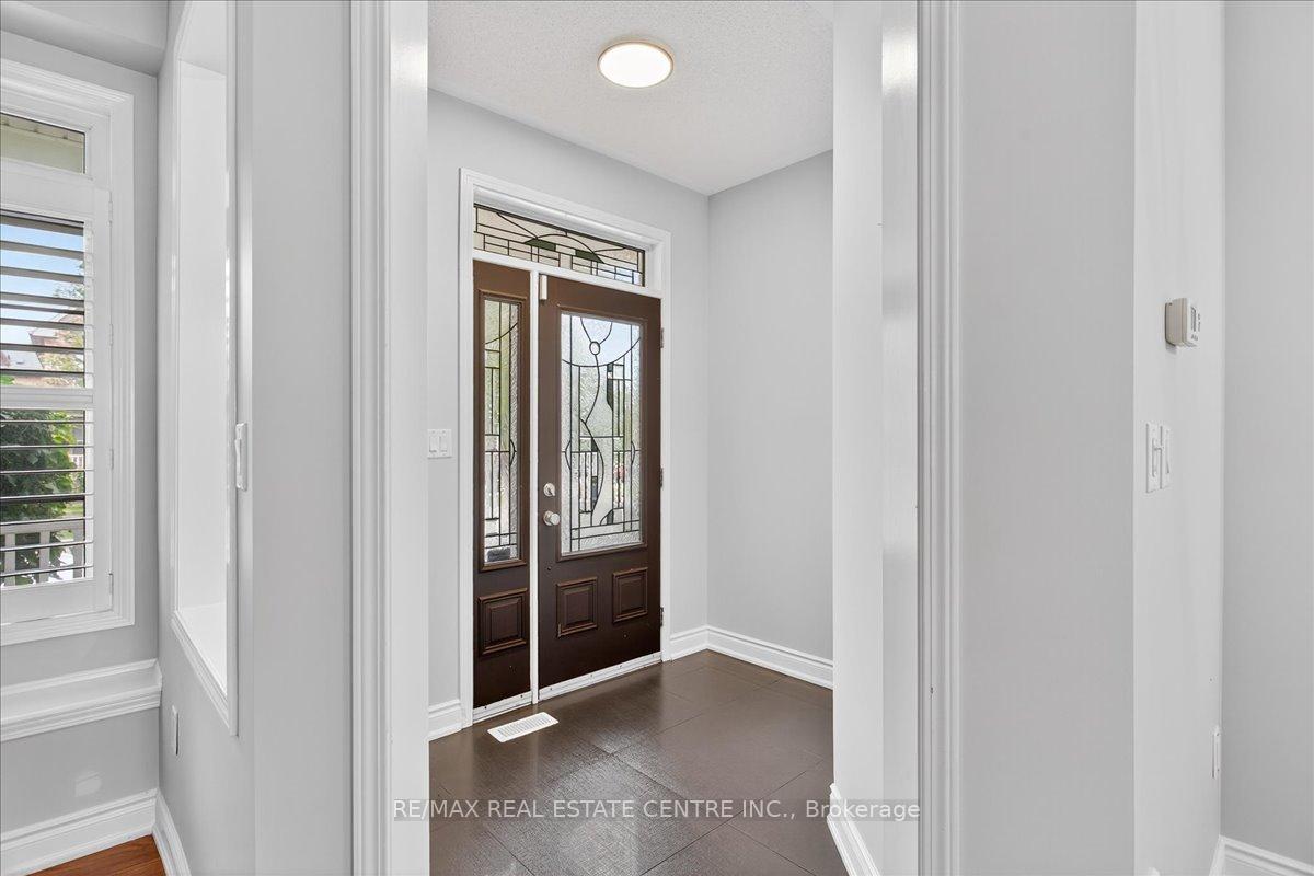 Photo 2 of 852 Bessy Trail, Milton, Coates — HOMEH