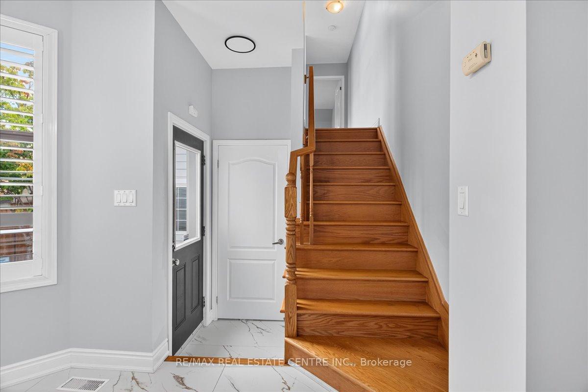 Photo 15 of 852 Bessy Trail, Milton, Coates — HOMEH