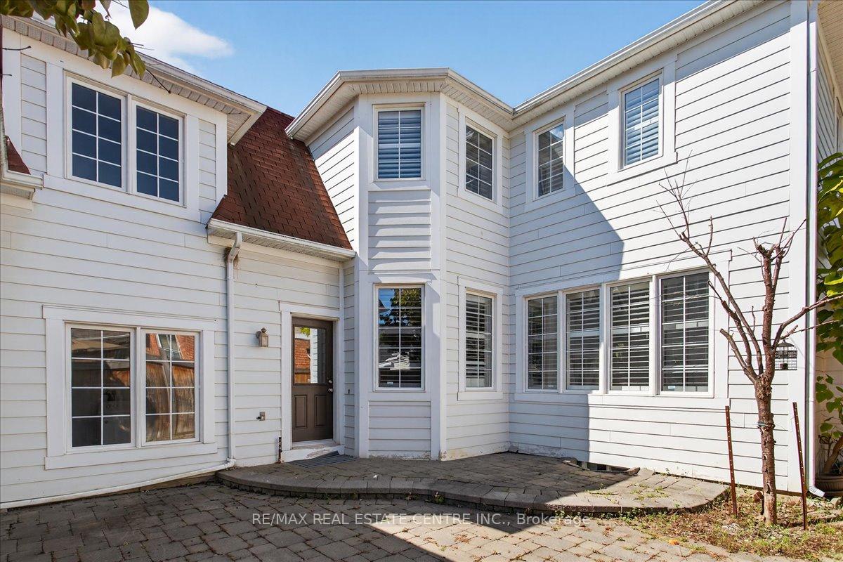 Photo 34 of 852 Bessy Trail, Milton, Coates — HOMEH