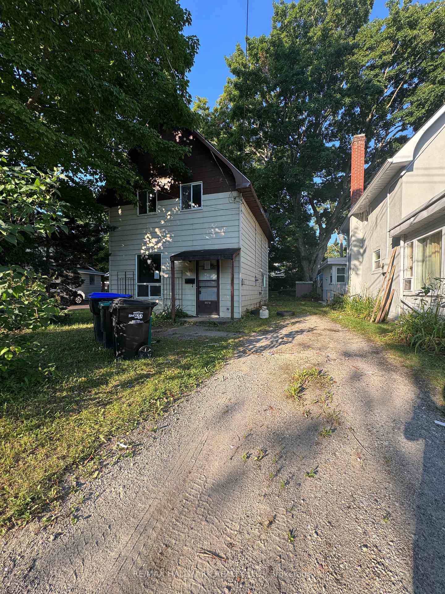 Photo 2 of 420 Frederick Street, Midland — HOMEH