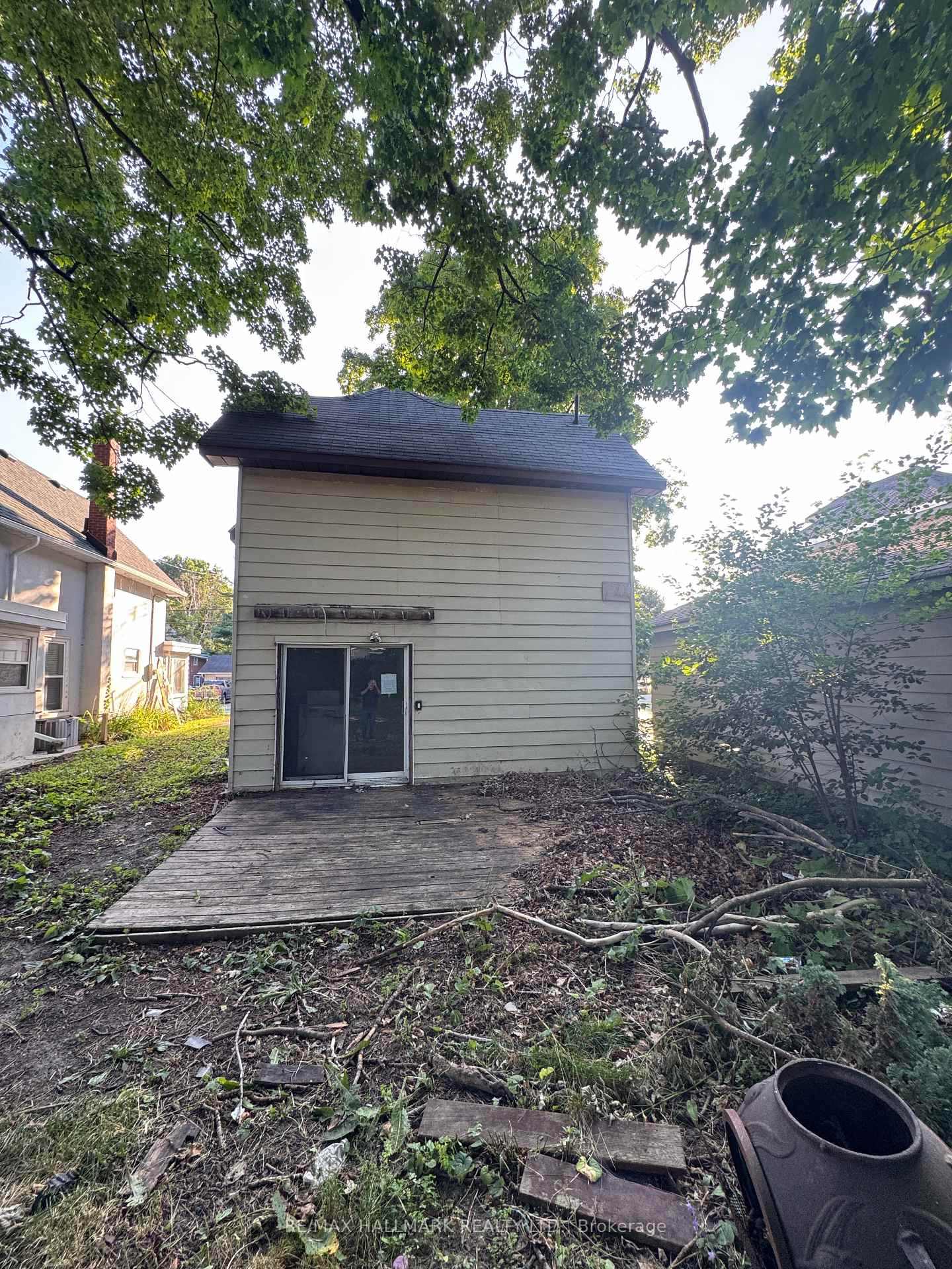 Photo 3 of 420 Frederick Street, Midland — HOMEH